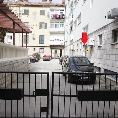 Apartament Center *