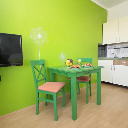 Center Apartment *